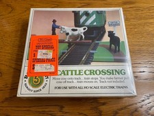 HO VINTAGE BACHMANN 1434 OPERATING CATTLE CROSSING ACCESSORY- SEALED- Free Ship