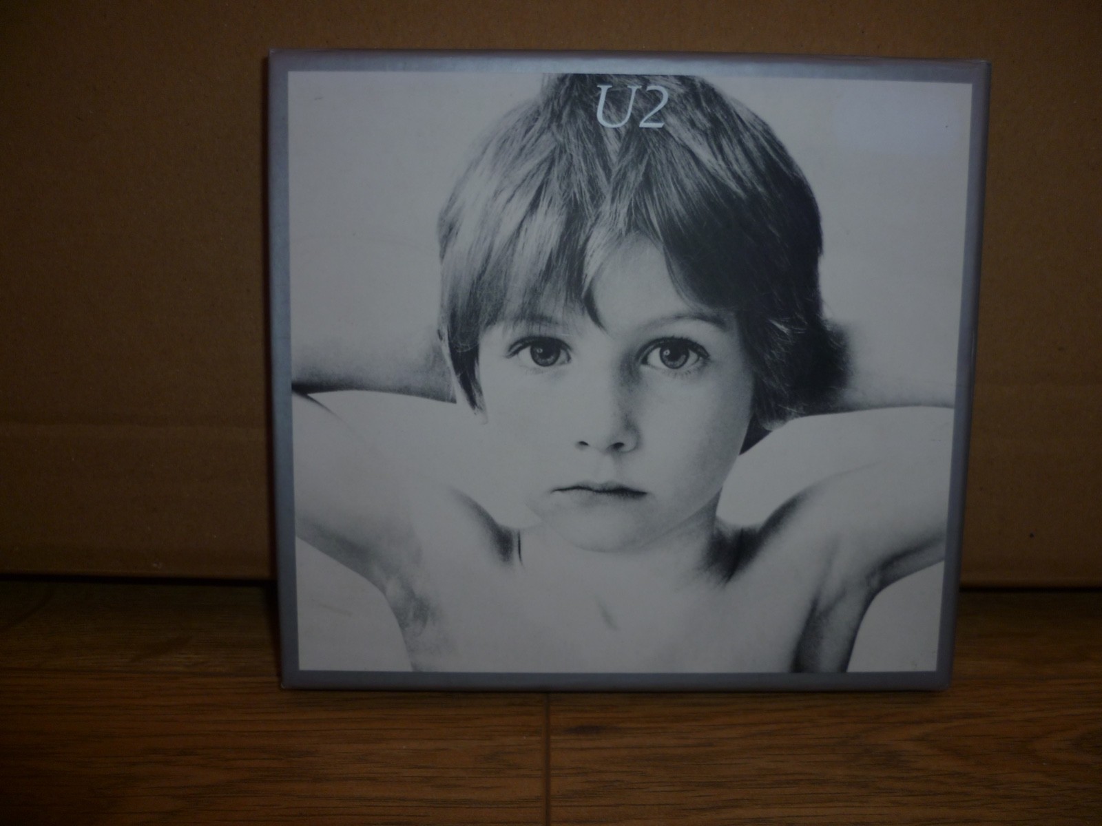 U2 - Boy, Deluxe Edition Boxset, booklet, 2CD in slipcase