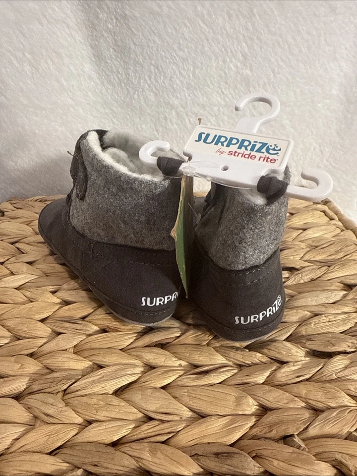 Mini botas Surprize by Stride Rite para bebés niños Rite Dean - gris carbón 12-18 meses Foto 2 de 4