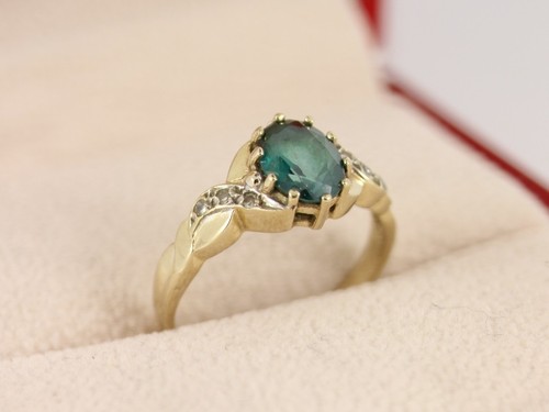 Diamond and Green Spinel Ring 9ct Gold Ladies Size N 375 2.2g Cu22 - Picture 2 of 4