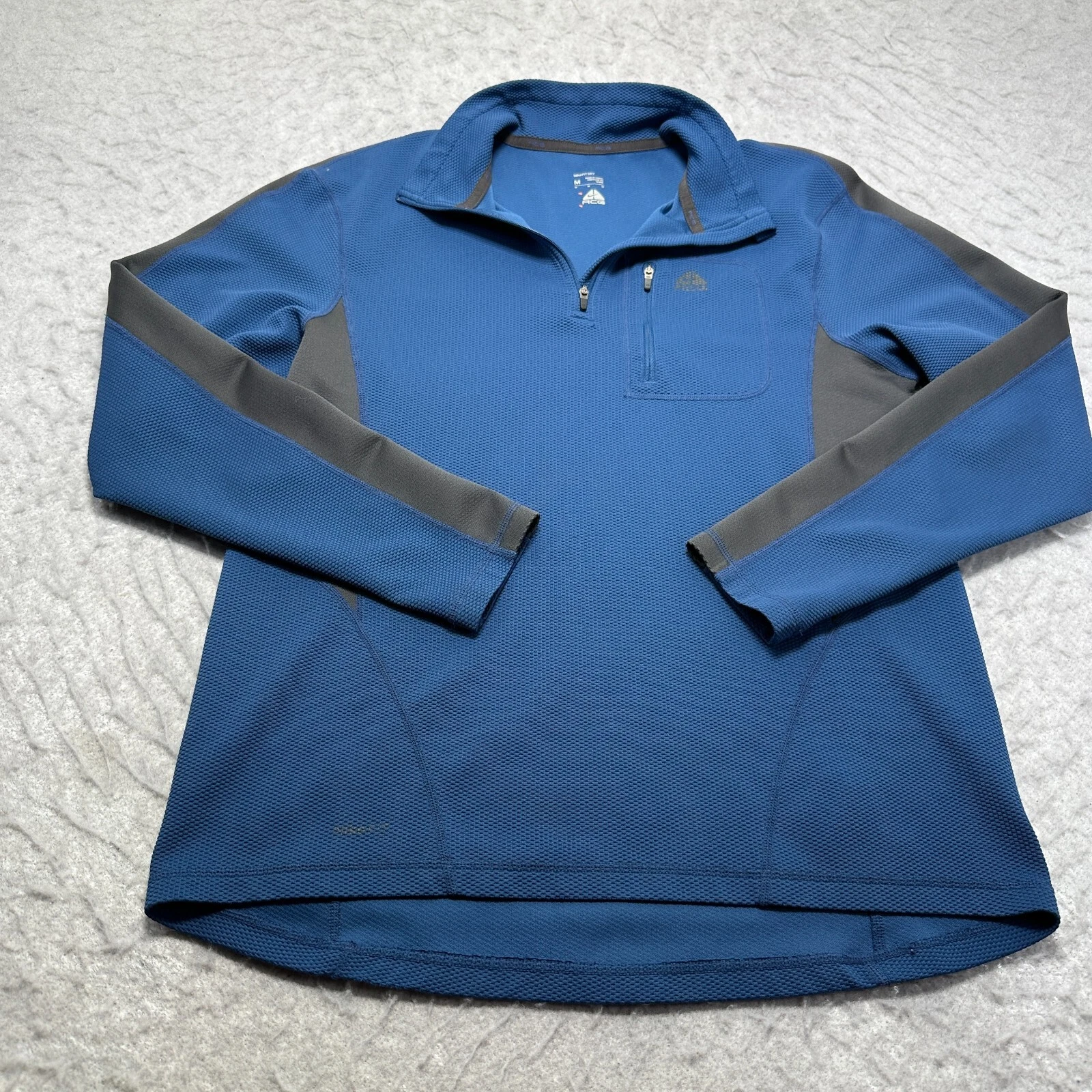 Nike ACG Fit Dry 1/4 Zip Pullover Blue Mock Neck Long Sleeve Mens Medium
Opens in a new window or ta