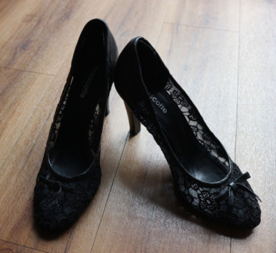 Pumps schwarz festlich Spitze/Leder Gr. 39