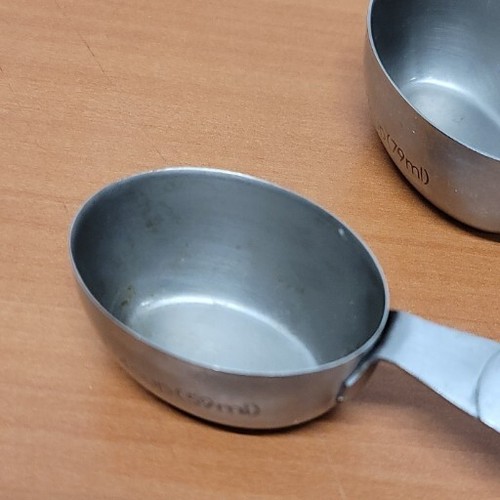 OGGI Stainless Steel 4pc dry Measuring Cup Set Oval Rubber grip - Picture 5 of 11