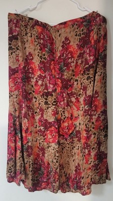White Stag, Ladies Skirt, Ladies 18, Multicolored, Used In Good Condition