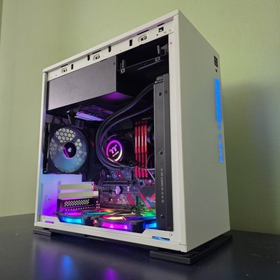 InWin Extreme Gaming PC | Intel i5-9600K | 1TB NVMe SSD | GTX 1070 8GB