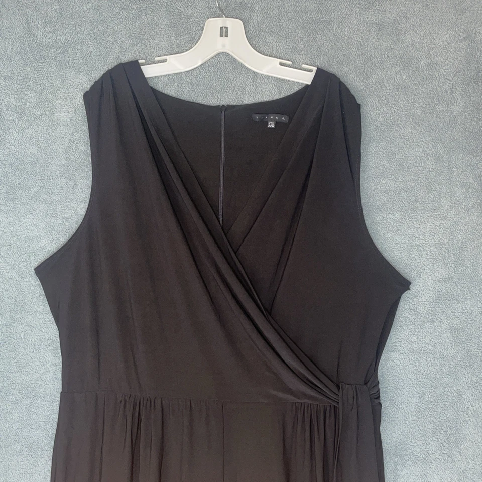 Mono Tiana B Mujer Talla 22W Pierna Ancha Minimalista Cápsula Elegante Ropa de Trabajo Foto 4 de 4