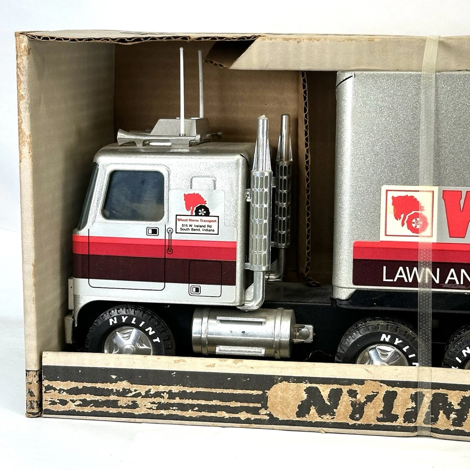 1980s Nylint Wheel Horse Lawn & Garden Semi Tractor Trailer 18 Wheeler In Box - Image 3 of 4