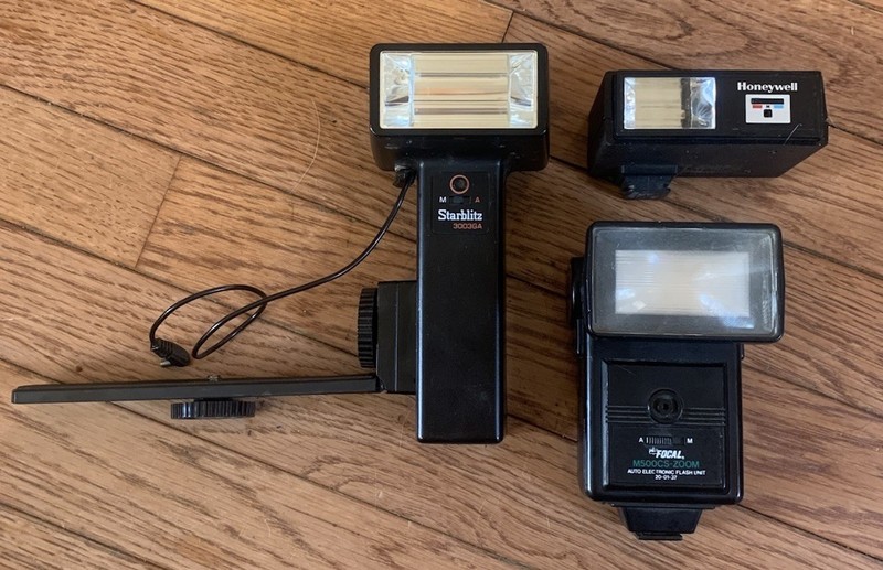 Lot of 3 Vtg  Camera Flashes Starblitz 3003GA, Focal M599CS & Honeywell UNTESTED