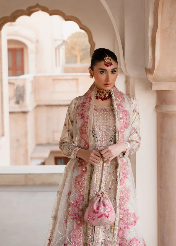 pakistani elegant nikkah dresses Top Trendy & Stylish Wedding Nikkah Dresses Collection ||Modern Nikkah  Dresses Ideas for Brides 2022