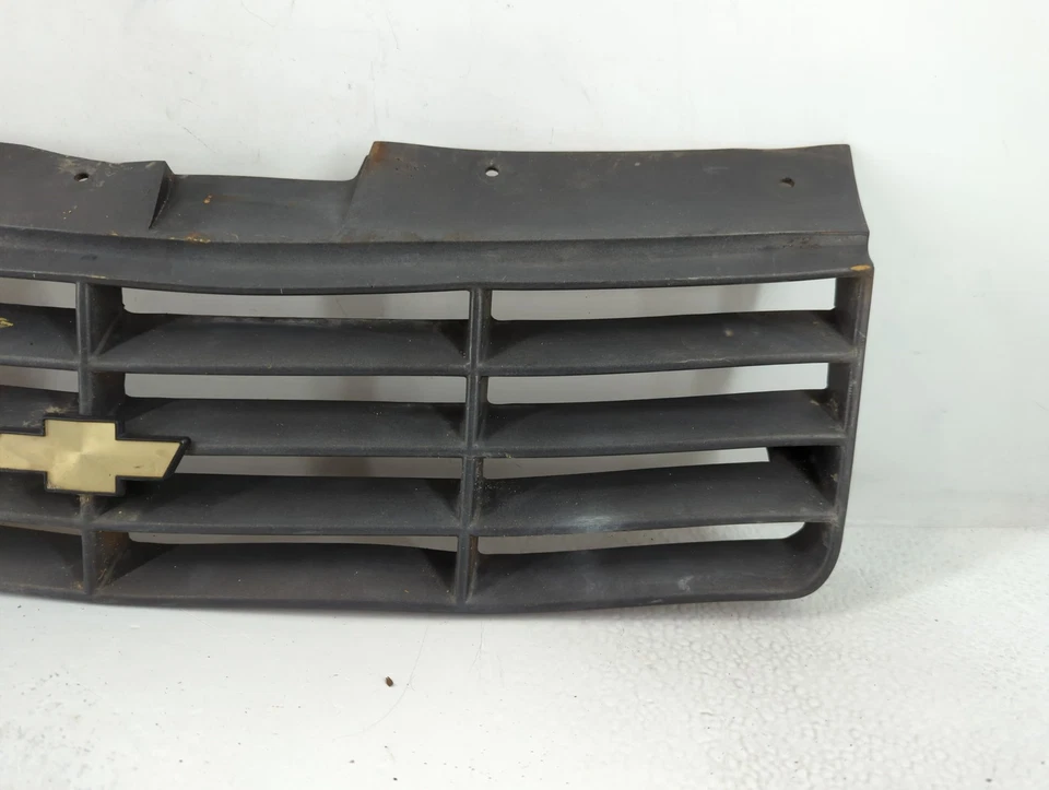 Capa de grade de para-choque dianteiro Chevrolet Corsica 1988 KP14R - Imagem 4 de 4