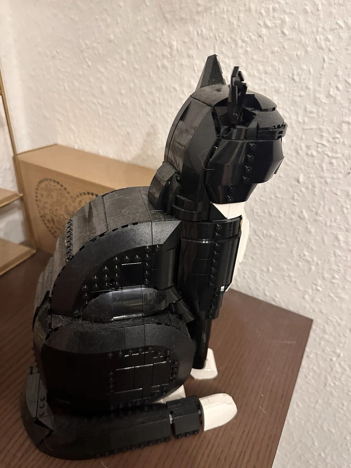 LEGO Ideas 21349 Tuxedo Cat, photo 4 of 5
