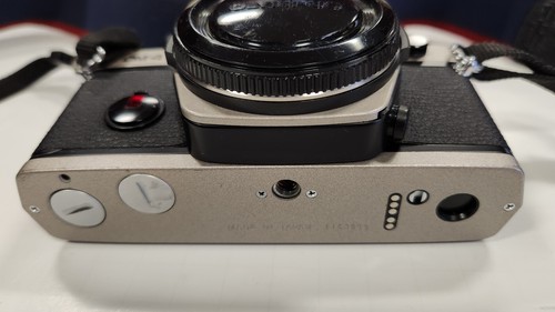 Olympus OM-4T Titanium Champagne 35mm SLR Camera Body with Box - near mint - Picture 9 of 14