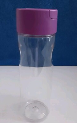 Tupperware 32 Oz CounterScraping Liquid Container