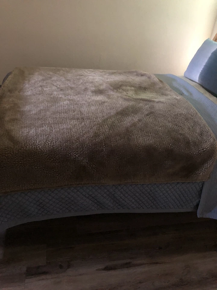 Manta Pottery Barn marrón de peluche de piel sintética 50x60" excelente Foto 4 de 4