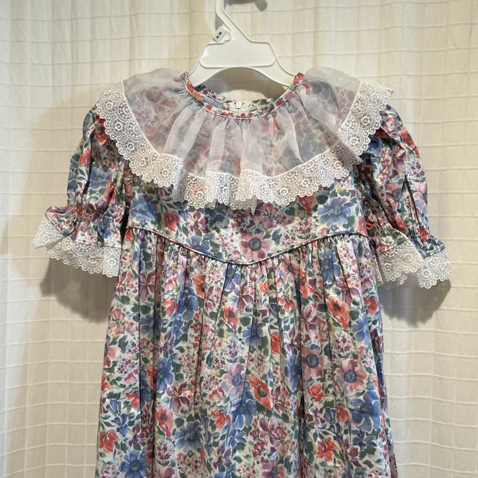 Vestido Floral Vintage Emily Brooks Tamanho 6X Manga Curta VERÃO CLÁSSICO Feito nos EUA - Imagem 2 de 4