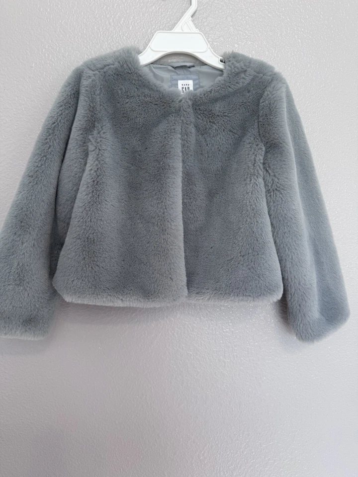 Baby Gap серый искусственного меха укороченный девочек куртка размер 5T - Изображение 2 из 4