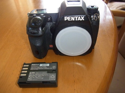 Pentax K-5 IIs 16.3 MP DSLR Body Only Black with SD Card 16GB Near Mint