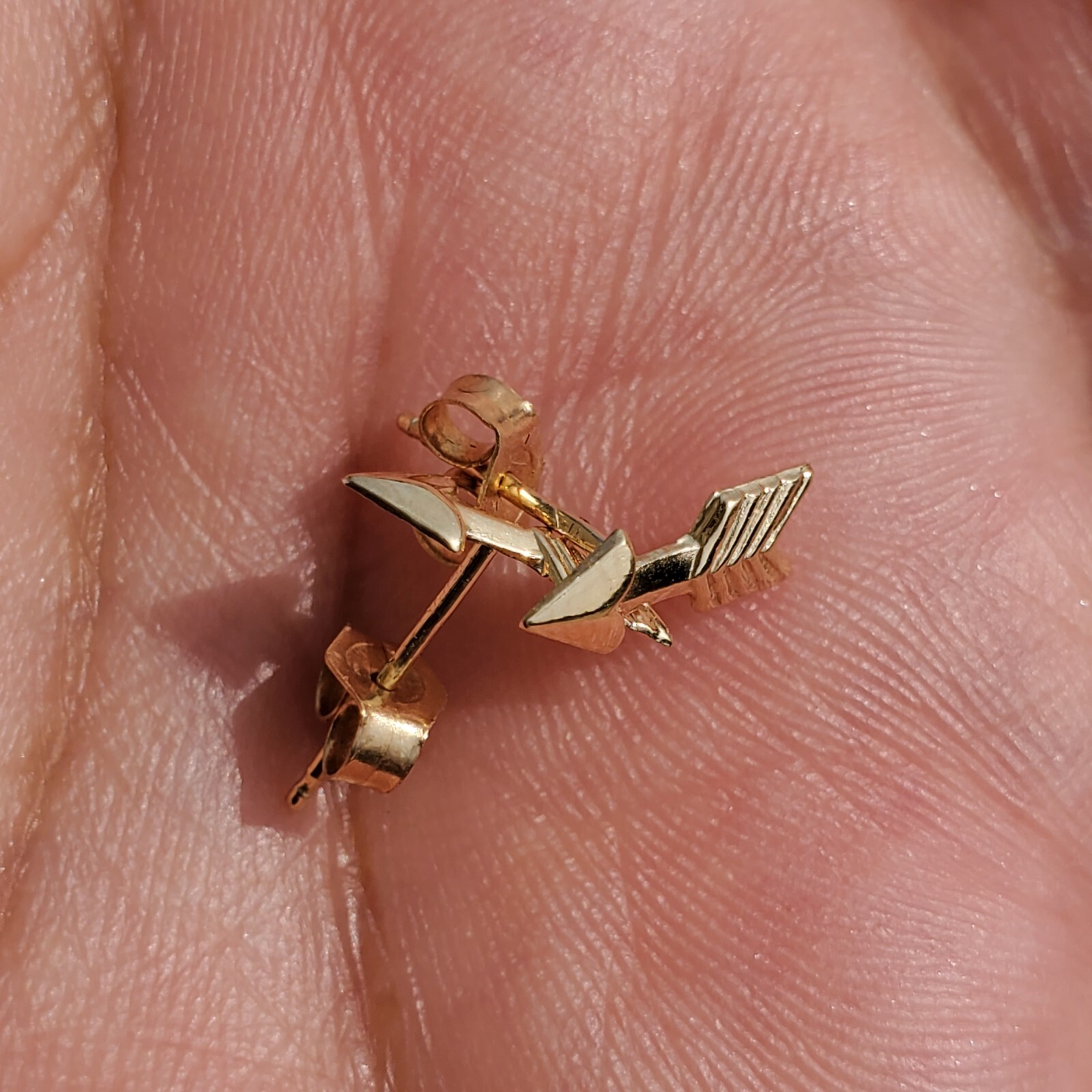14K SOLID YELLOW GOLD SMALL ARROW STUD EARRINGS -… - image 10