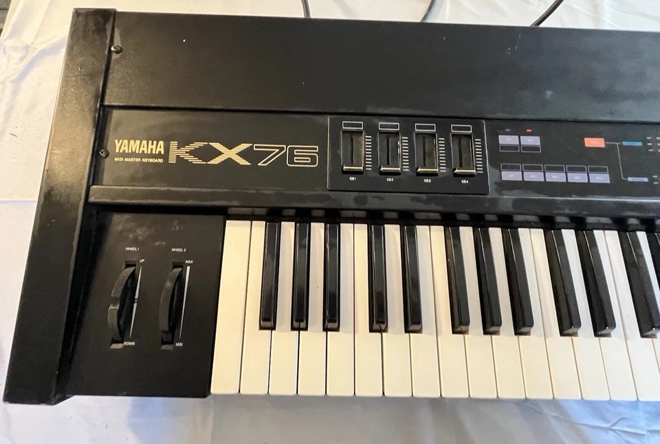 Vintage Yamaha KX76 MIDI Master Keyboard Synthesizer funktioniert gut mit Stromkabel - Bild 2 von 4