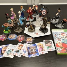 Disney Infinity Xbox 360 Starter Bundle - Game, Base, 13 Figures, Cards & Discs