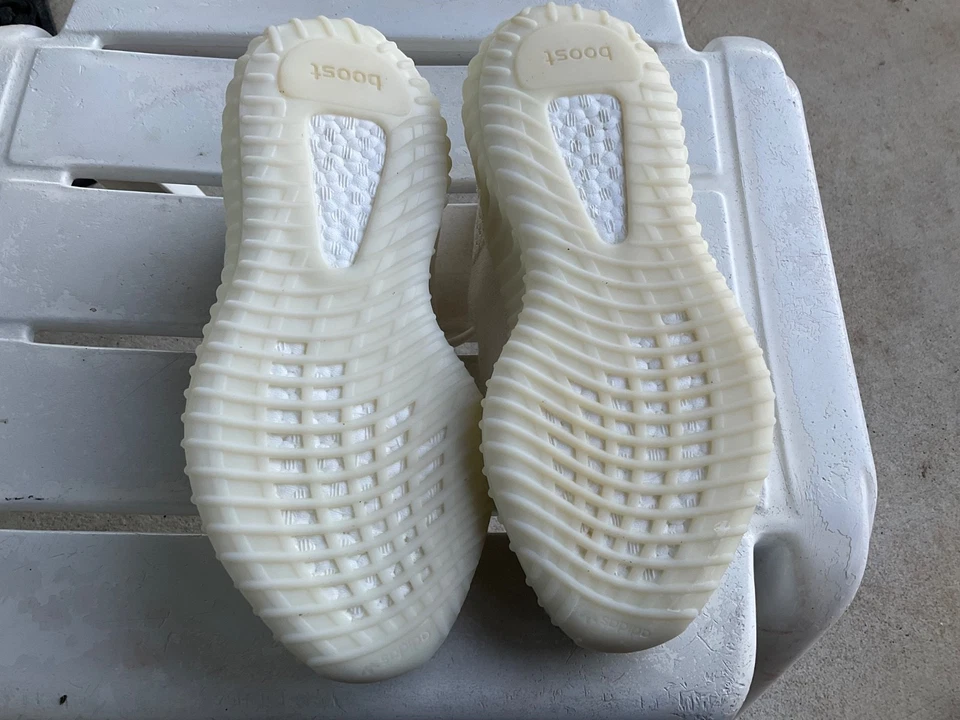 Yeezy Boost 350 V2 Bajo Para Hombre 7 Blanco Crema Triple... Usado - Adidas Yeezy Foto 3 de 4