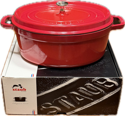 New in Box Staub Cocotte Ovale, 31cm 5.4L 5.75 Quart, Cherry Red, Made in France