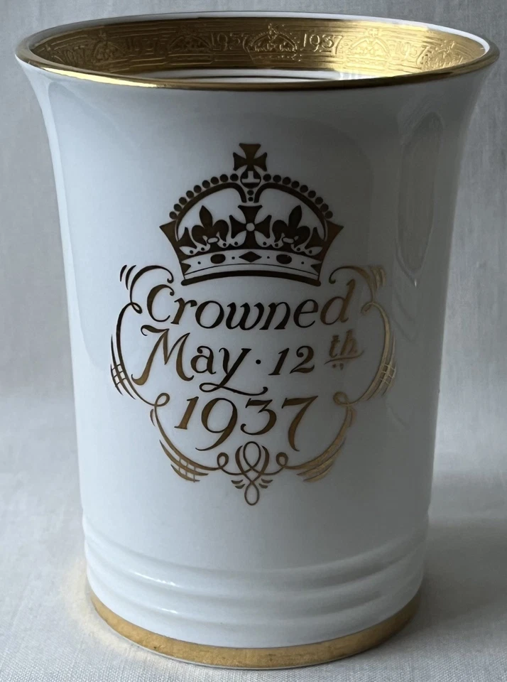 Mintons King George VI And Queen Elizabeth 1937 Coronation Beaker, 422/2,000. - Image 2 of 4