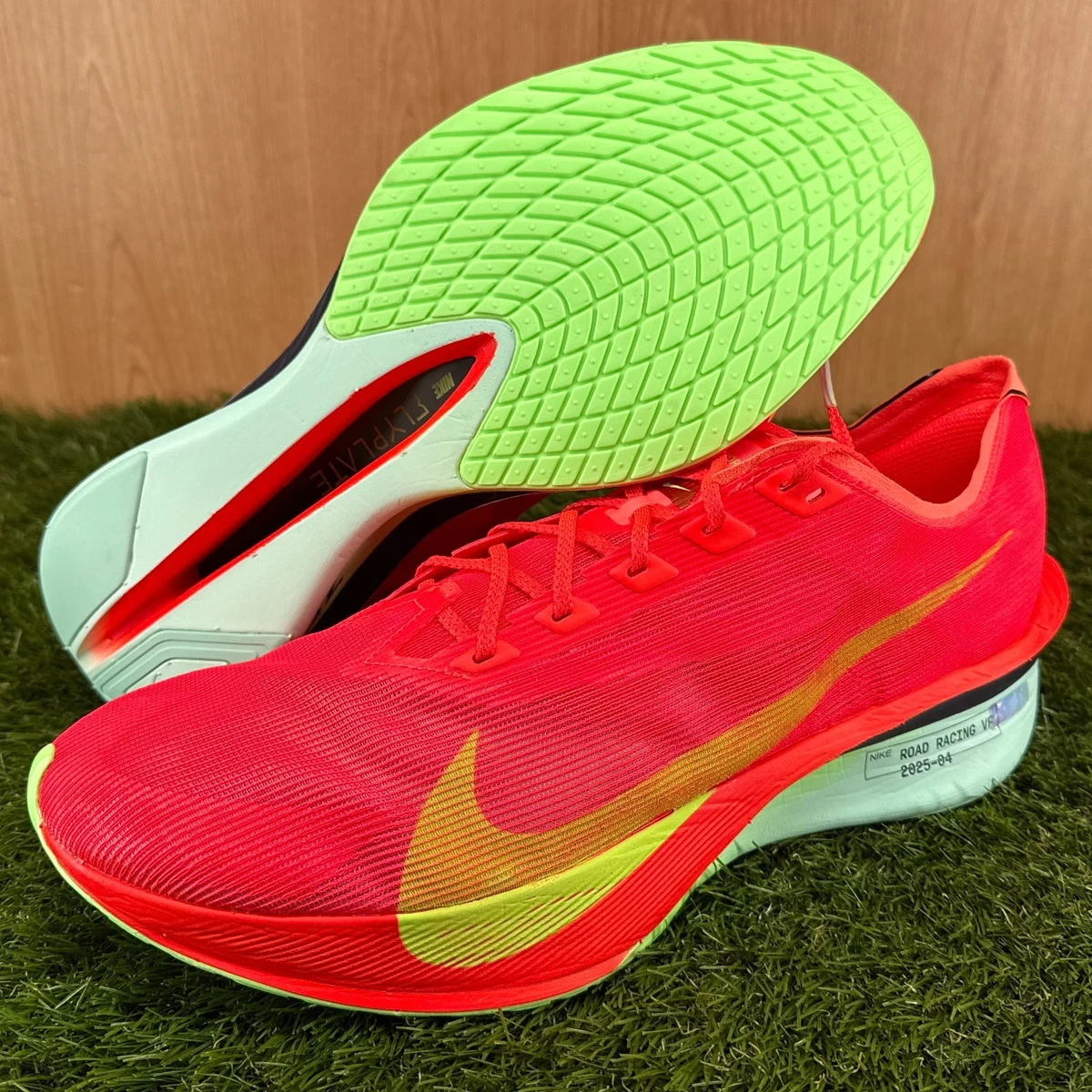 Nike ZoomX Vaporfly Next% 4 HF6414-600 Men's US 13 New Without Box