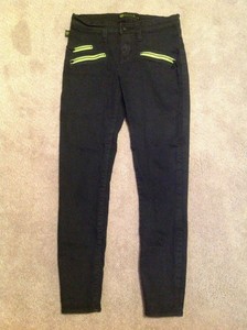 black skinny jeans with zippers