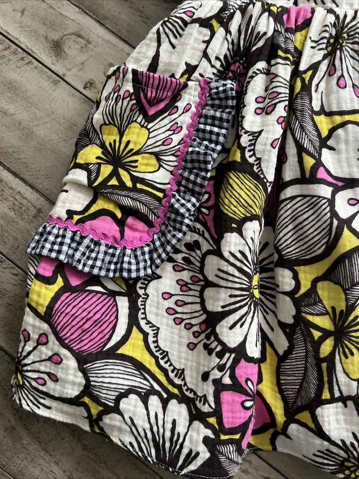 Vestido Floral Pippa and Julie Talla 6 Usado en Excelente Condición Foto 2 de 4