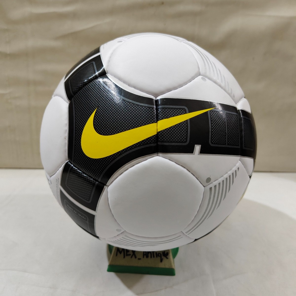 NIKE サッカーボール5号　トータル90 RARE* Nike T90 Omni - official match ball 2008/2009 - FIFA