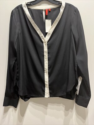 5|48 Saks Fifth Ave. V-Neck  Size Small Button Up Top