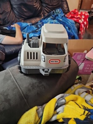 Little Tikes Dirt Diggers 2-in-1 Dump Truck - Buckets Not Included