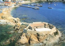 83 HYERES LA TOUR FONDUE A GIENS