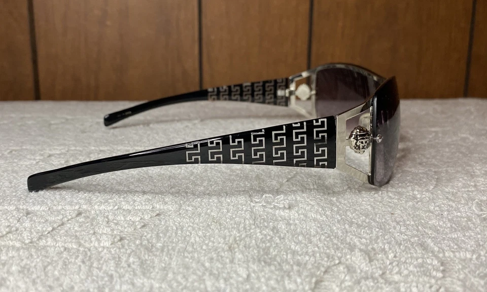 GAFAS DE SOL KHAN ENVOLVENTES CON LENTES PROTECTORAS DE UNA PIEZA Foto 2 de 4