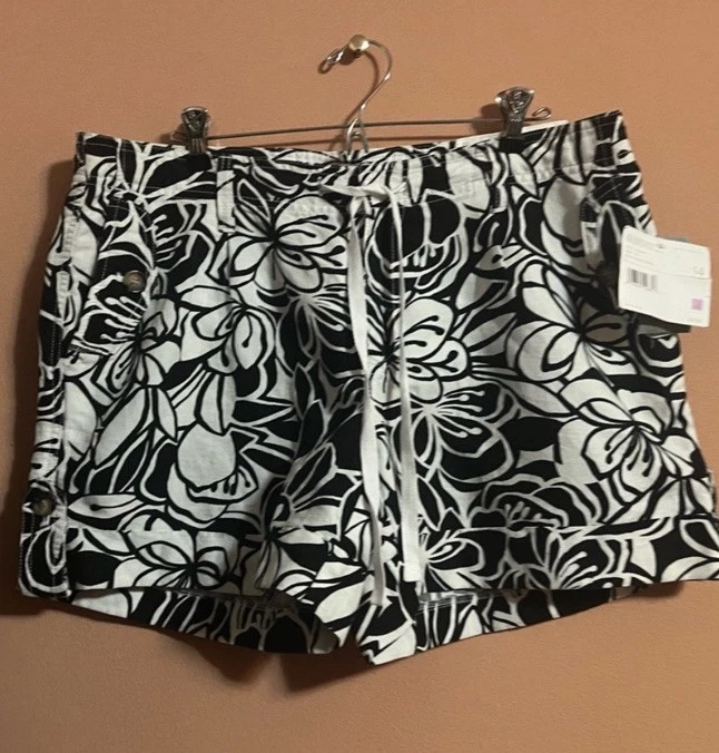 Pantalones cortos florales Liz Claiborne Sloane. Damas 14. Blanco y negro. Nuevo con etiquetas  Foto 3 de 4