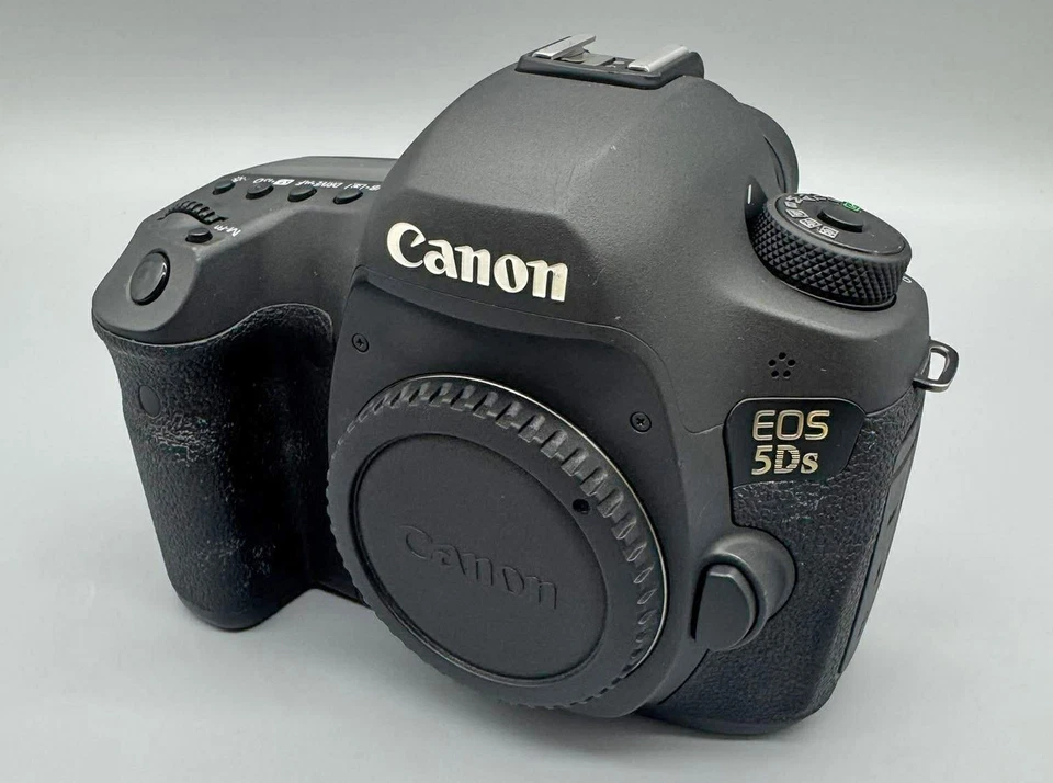 Canon EOS 5Ds 50.6 MP DSLR Camera Body, shutter count : 10,124 - Image 3 of 4