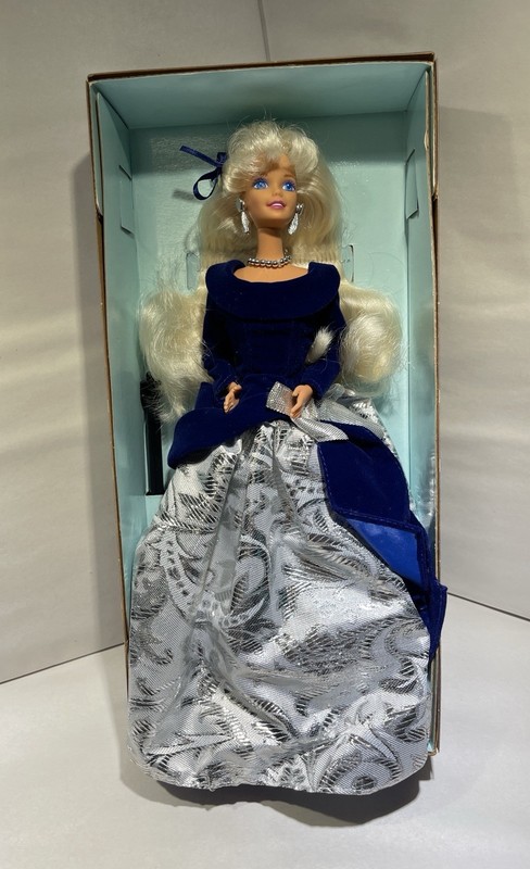 1995 Avon Winter Velvet Barbie Special Edition First In Series Mattel 15571 NRFB