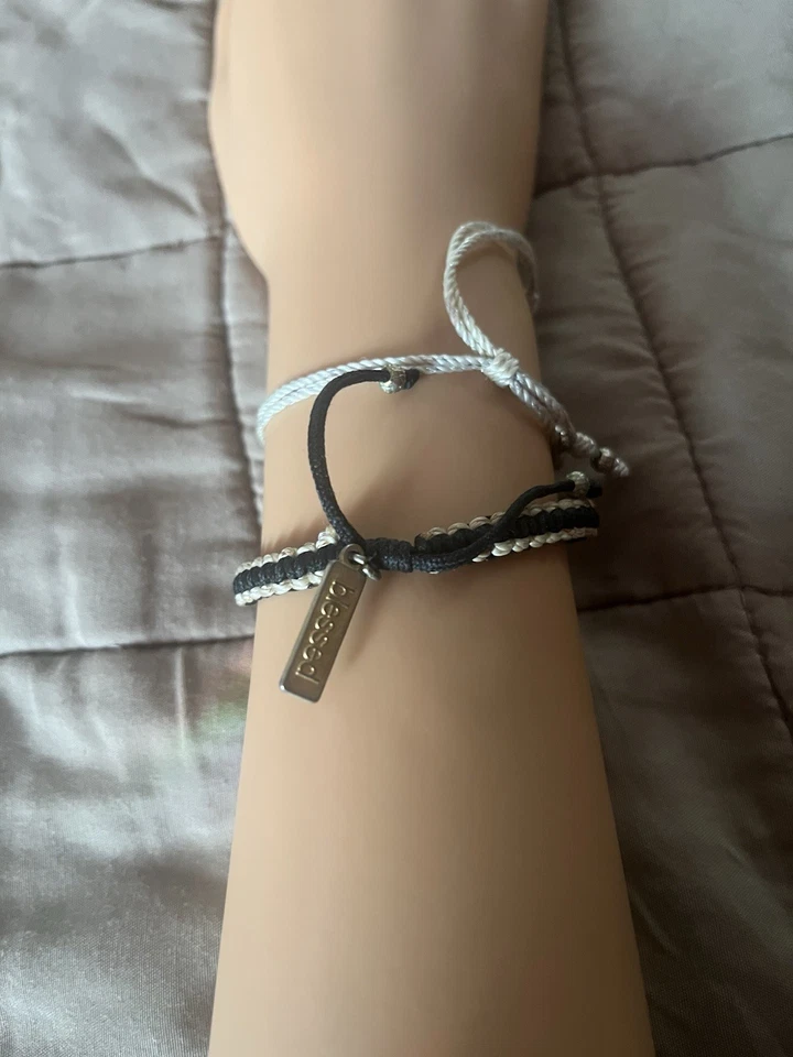 JUEGO DE 2 BRAZALETES ROSCADOS AJUSTABLES BENDICIÓN ALIENTO GRATITUD MI SANTO MI HÉROE Foto 3 de 4