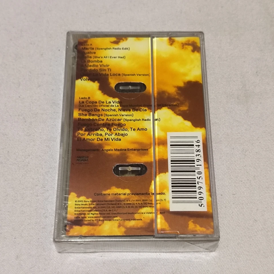 Ricky Martin - La Historia 2001 original indonesia tapes brand NEW - Image 2 of 4