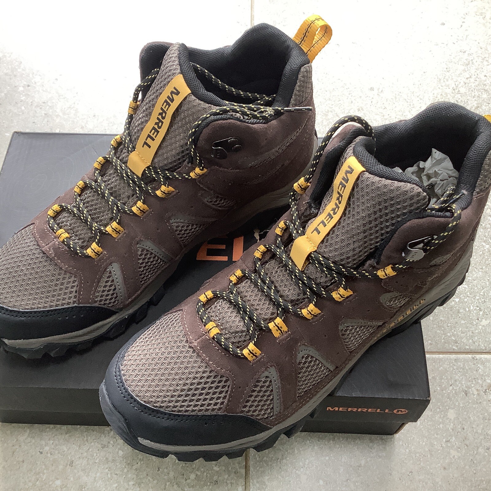 MENS MERRELL OAKCREEK WALKING HIKING BOOTS MID WATERPROOF UK 10 (45