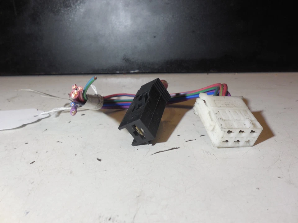 Engine Motor Wiring Connectors A2205409232 00-06 Mercedes Benz W220 S430 S500 - Image 2 of 4