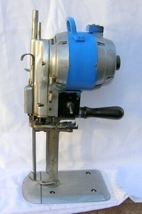 EASTMAN BLUE STREAK II FABRIC CUTTING MACHINE - BEST OFFER - 6 OF 17 