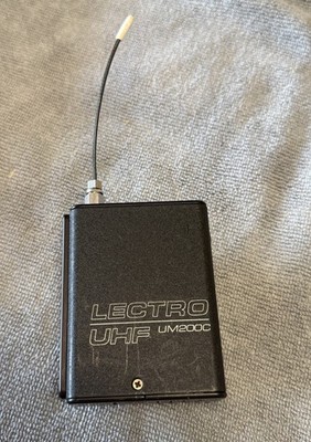 Lectrosonics UM200C Wireless UHF Transmitter Block 29, Unit Only, 742.4-767.9