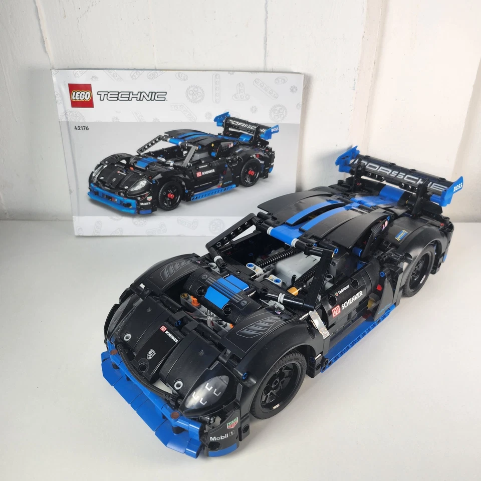 LEGO Technic 42176 Porsche GT4 e-Performance, foto 1 di 5
