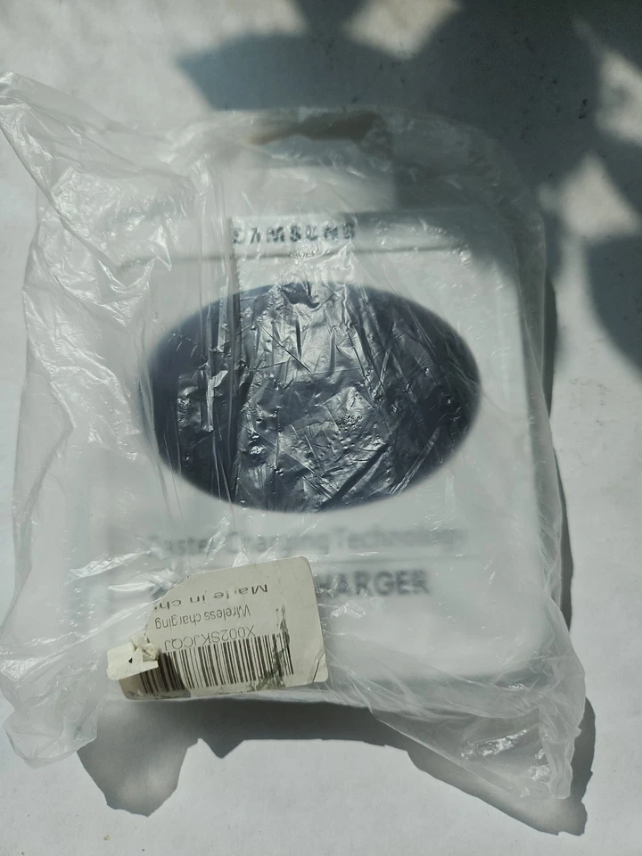 Original Wireless Fast Charger Pad for Galaxy S20 S21 S22 S23 S24 Ultra Samsung - Image 2 of 3