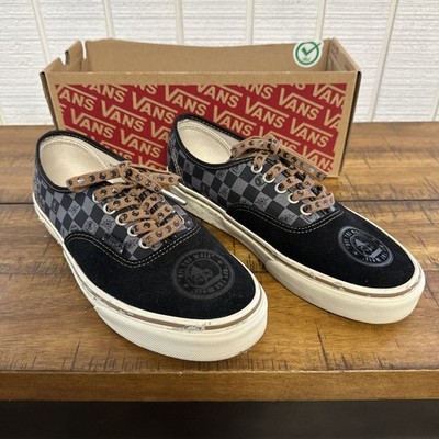 Vans Pop Mart Authentic Space Molly Size 7M/8.5W