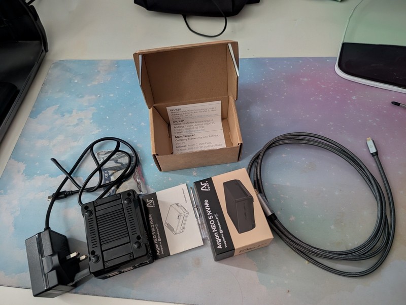 Raspberry Pi 5 8GB All-in-One kit - Argon Neo 5 Case + Fan + SSD Hat, 512GB SSD