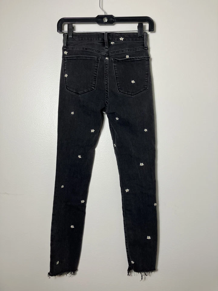 "Jeans ajustados de tiro alto con margaritas Abercrombie And Fitch talla niñas 24"" cintura negros" Foto 4 de 4