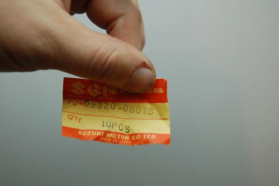 10 NOS GENUINE SUZUKI 09320-08018 Rubber Fairing Grommet (QTY-10) NEW OLD STOCK - Image 2 of 4